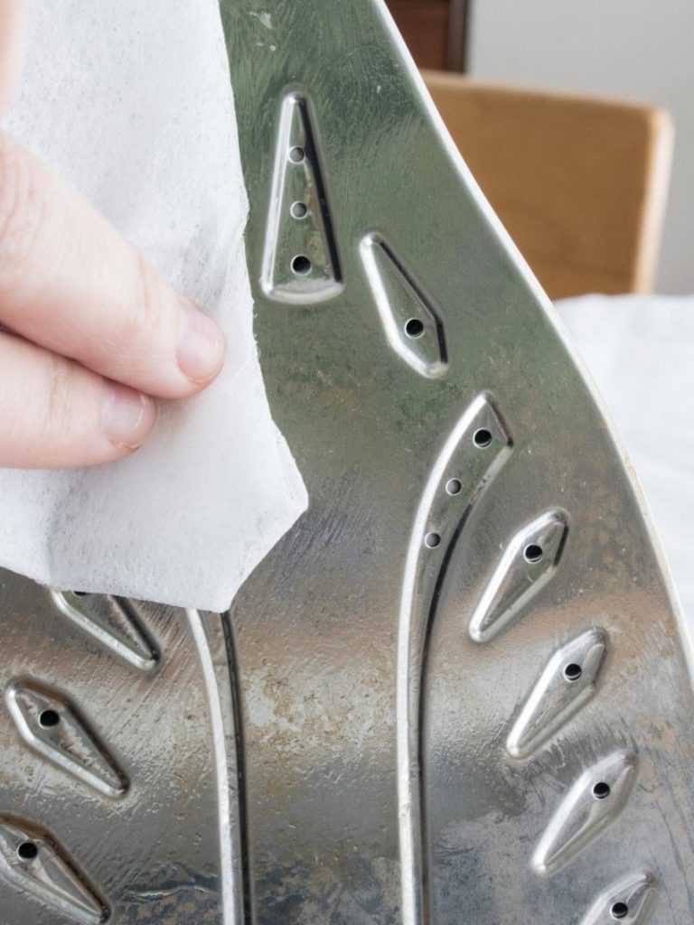Какими средствами можно чистить утюг с керамическим покрытием