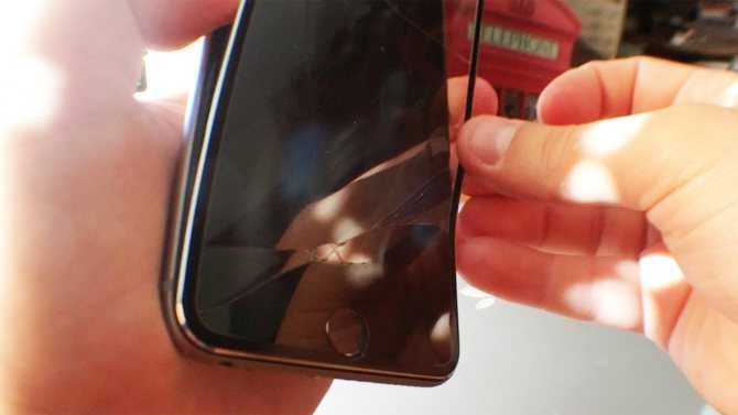 Как без помощи мастера снять повредившееся стекло со смартфона