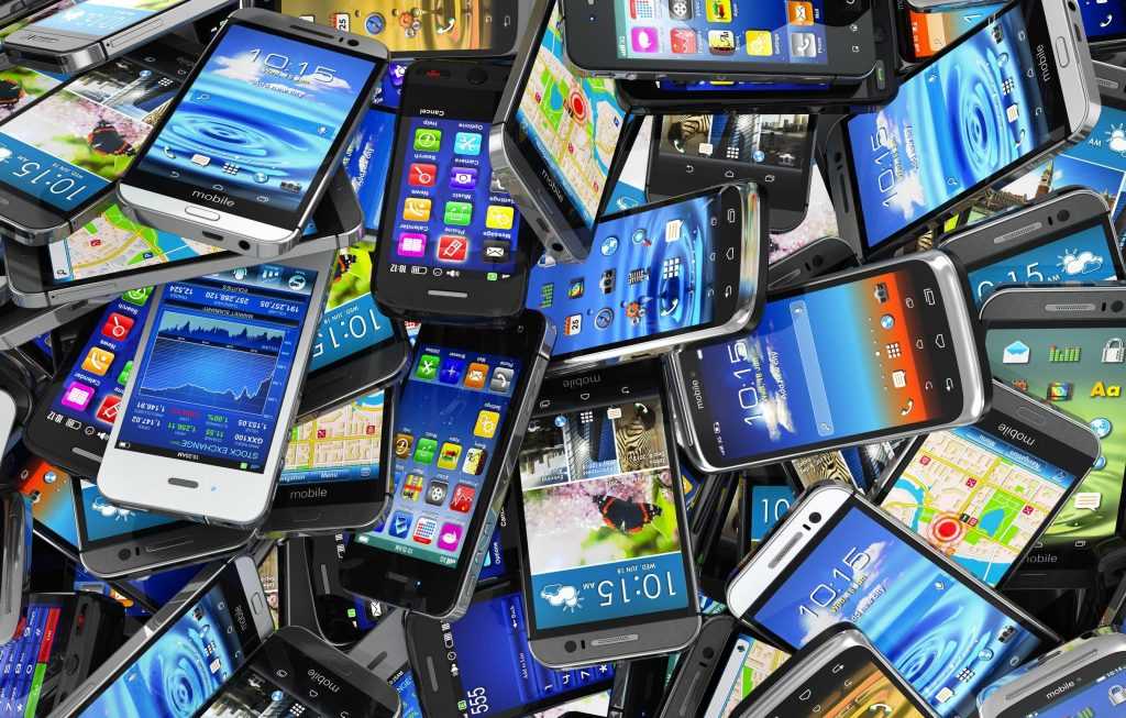 Хватит надолго: 8 смартфонов с мощным аккумулятором | ichip.ru