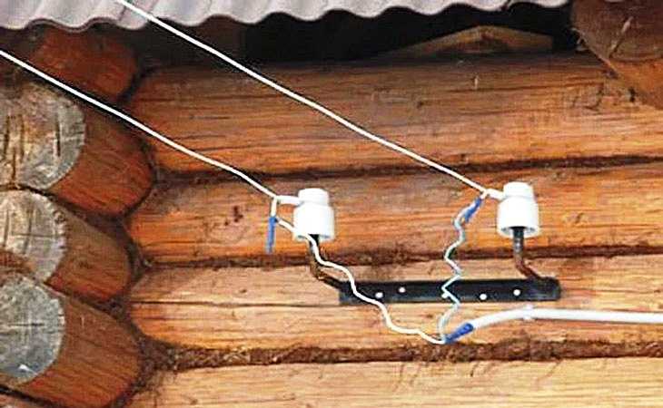 Ввод кабеля в дом. подвод электрики по воздуху | дачная жизнь