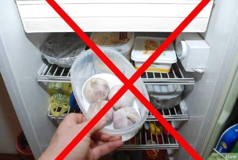 Почему нельзя ставить горячее в холодильник?