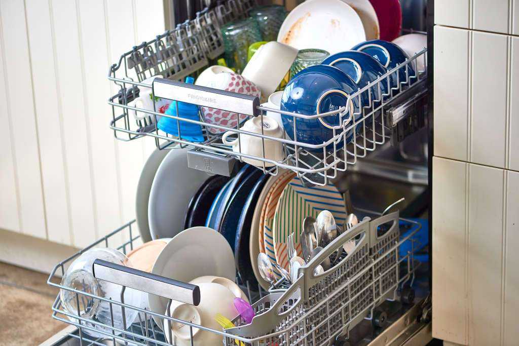 Что можно мыть в посудомоечной машине (и что нельзя)