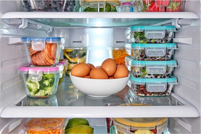 Вопрос о хранении продуктов в холодильнике сводится к 3 моментам место, температурный режим и упаковка Надлежащее сочетание перечисленных факторов даст вам гарантию, что заготовки сохранят полезные свойства В нашей статье мы собрали наиболее полезные реко