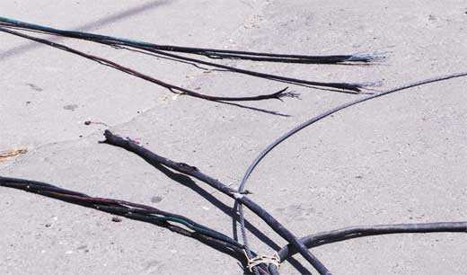 Как спрятать провода и удлинители: 5 лайфхаков (фото)