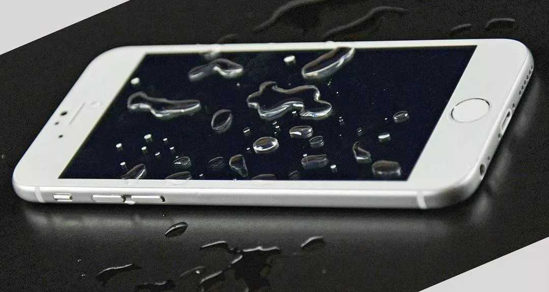 Iphone xs упал в воду и не включается. apple, что с гарантией