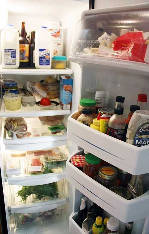 Есть ли место горячему в холодильнике и почему рисковать все же не стоит?